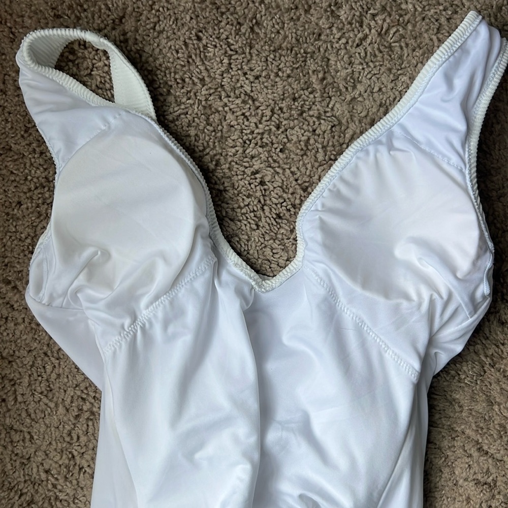 NWT Cupshe White Ribbed One Piece Swimsuit M Sexy Plunge Ring Monokini - Picture 6 of 10